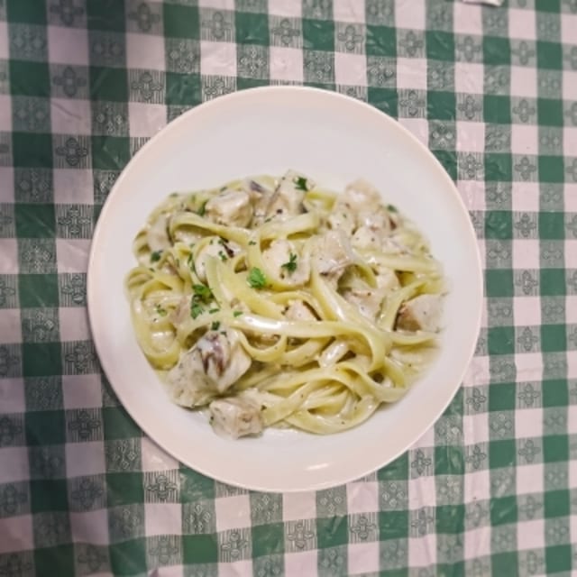 Fettuccine Alfredo Chicken Lunch.